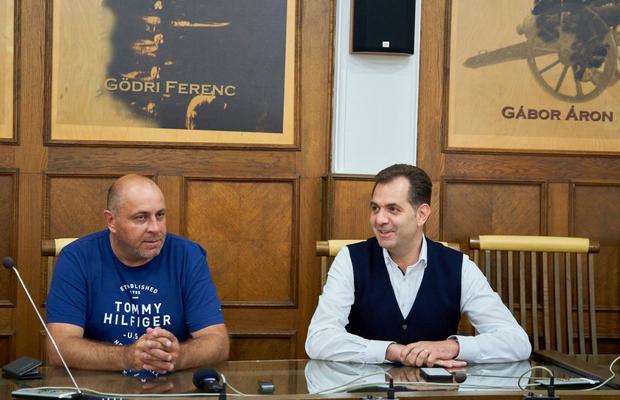 „Am cerut Federației să intervină” » Primarul din Sfântu Gheorghe sună alarma, după scenele revoltătoare de la Sepsi - Dinamo