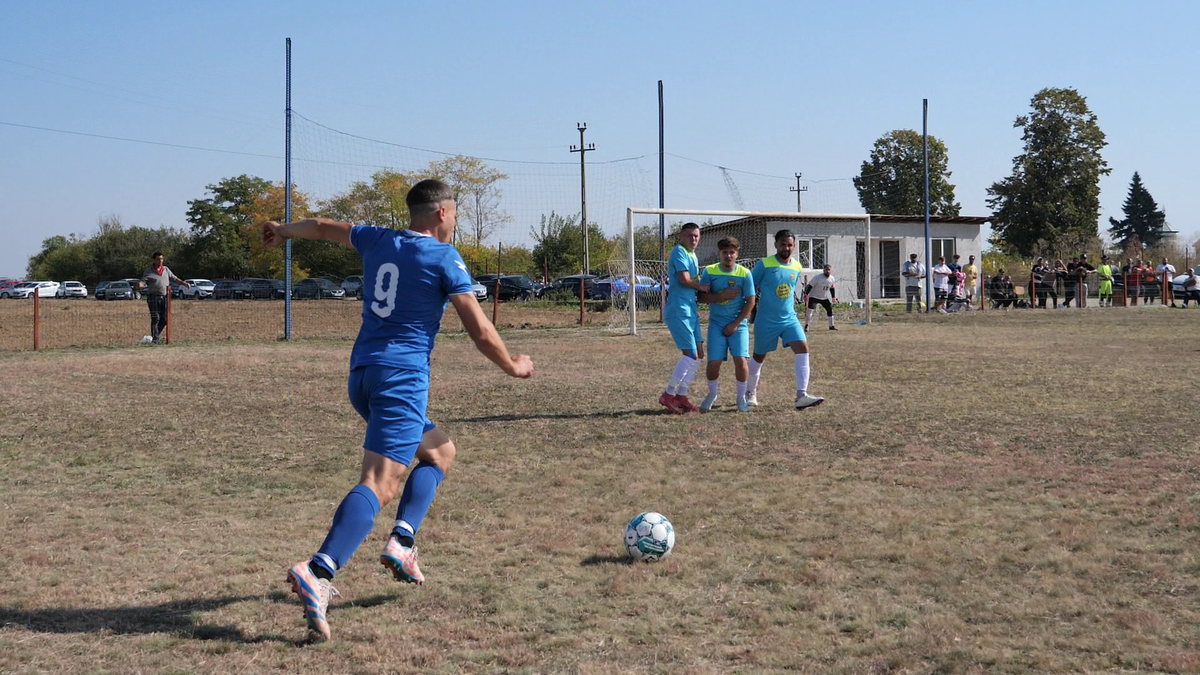 Cum arată derby-ul din Liga a 6-a din comuna care a dat un campion cu Steaua: „Nu facem grătar, că n-avem cărbuni!”
