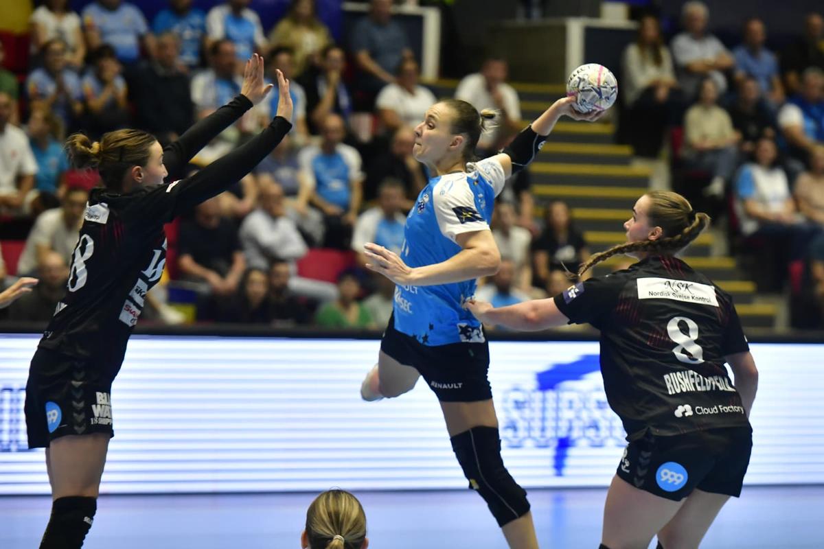 Victorie uriașă! Finalul din CSM București - Esbjerg s-a trăit în picioare la Polivalentă. Clasament în Liga Campionilor