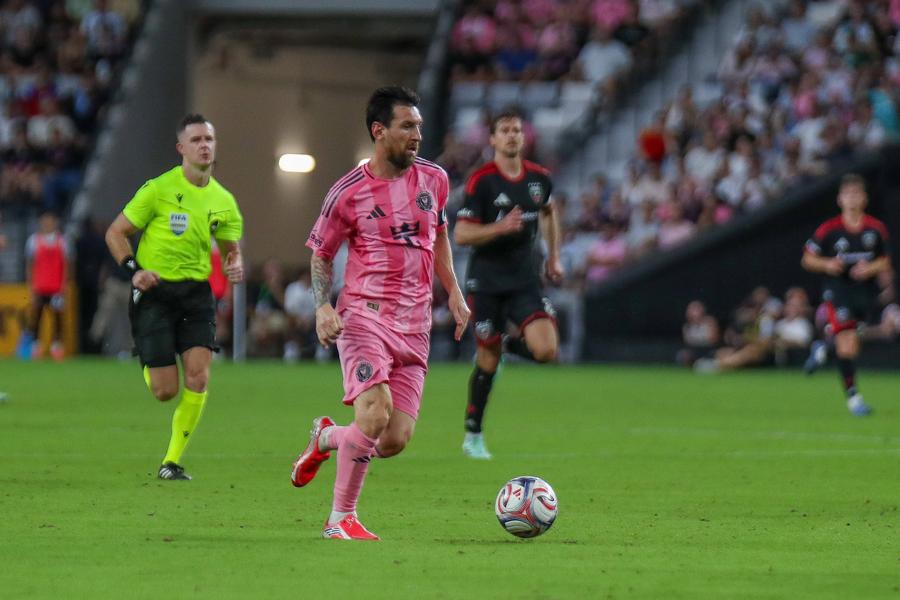 Messi și Suarez, recital împotriva echipei lui Louis Munteanu