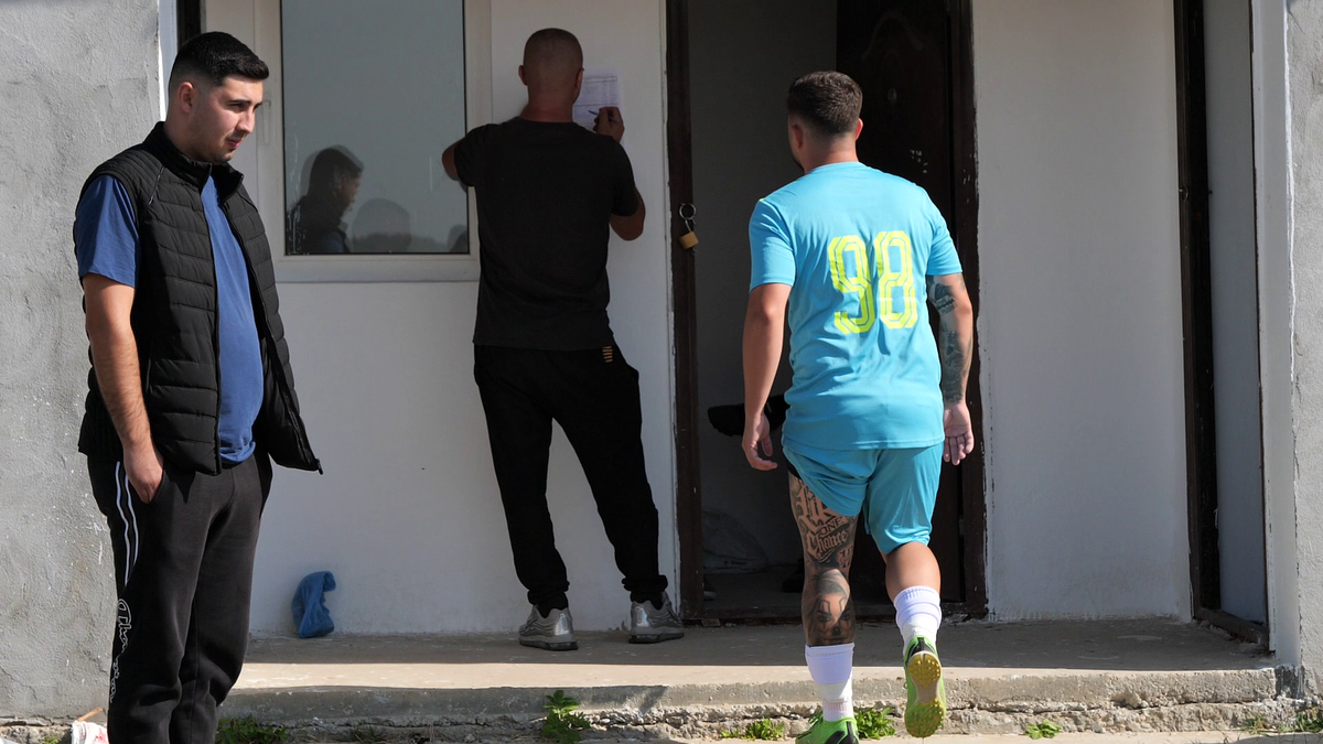 Cum arată derby-ul din Liga a 6-a din comuna care a dat un campion cu Steaua: „Nu facem grătar, că n-avem cărbuni!”