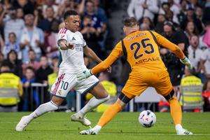 Avertisment pentru Florentino Perez! » „Dacă n-are echipa pe care și-o dorește, Mbappe va pleca. Iar la Real nu-i nimic nou””