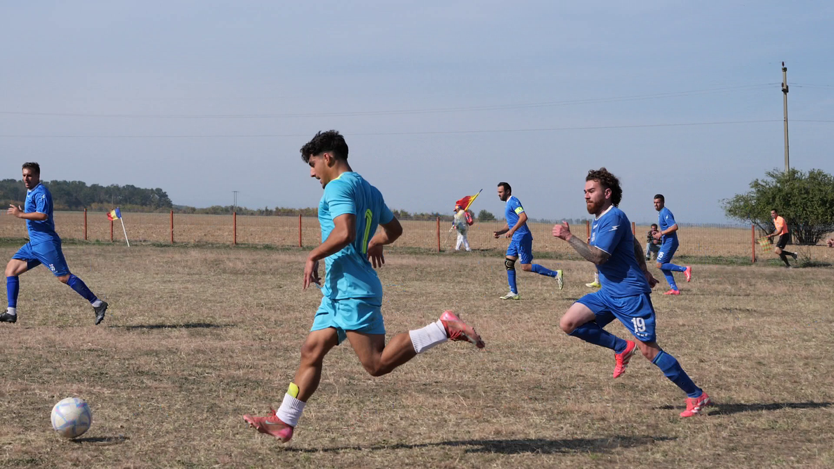 Cum arată derby-ul din Liga a 6-a din comuna care a dat un campion cu Steaua: „Nu facem grătar, că n-avem cărbuni!”