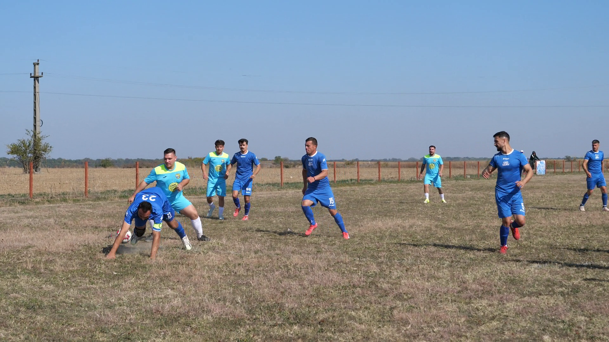 Cum arată derby-ul din Liga a 6-a din comuna care a dat un campion cu Steaua: „Nu facem grătar, că n-avem cărbuni!”