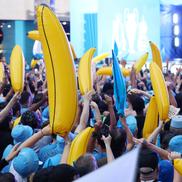 Bananele gonfabile fac parte din tradiția lui Manchester City // Foto: Getty Images