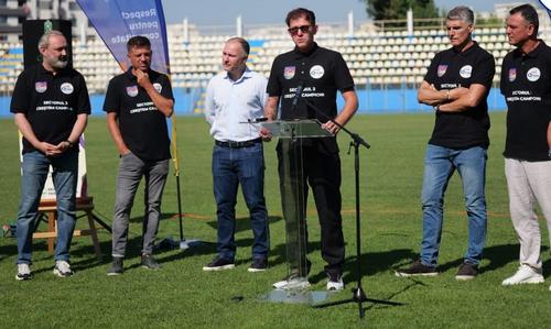 Bogdan Lobonț e unul dintre numele importante captate de primarul sectorului 2, Rareș Hopincă, pentru proiectul Oxigen București. Foto: facebook Academia de Fotbal Oxigen București