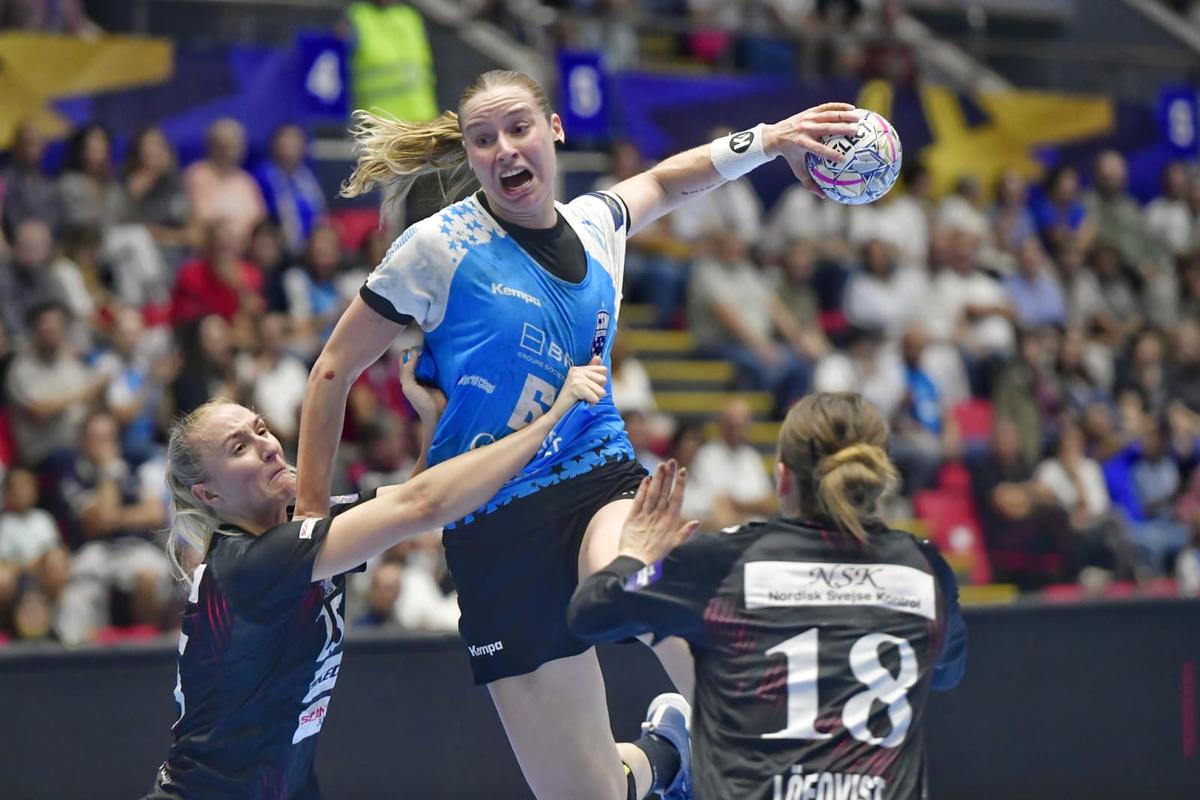 Victorie uriașă! Finalul din CSM București - Esbjerg s-a trăit în picioare la Polivalentă. Clasament în Liga Campionilor
