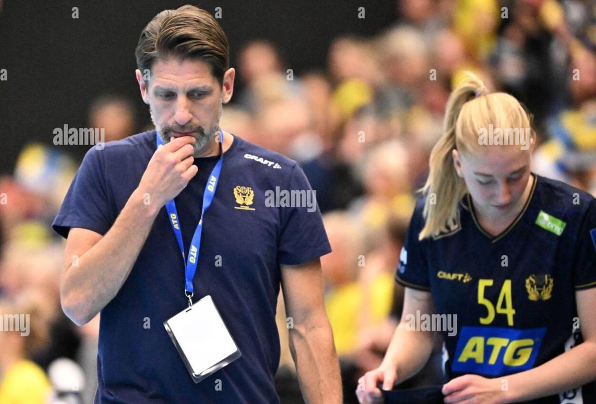 Tyra Axner și tatăl ei, Tomas Axner, în CSM București - Esbjerg