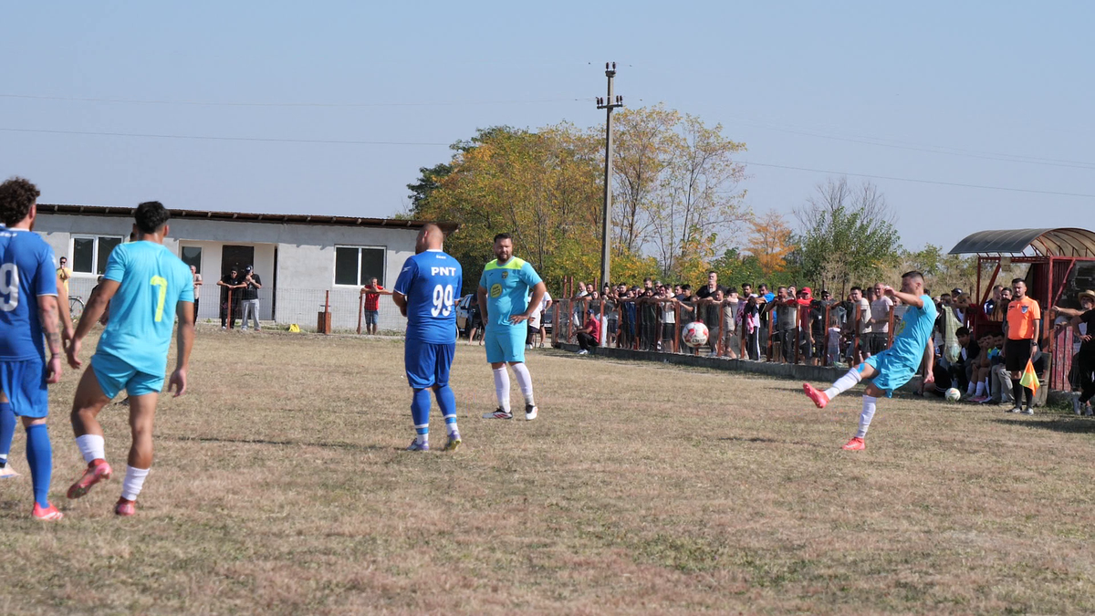 Cum arată derby-ul din Liga a 6-a din comuna care a dat un campion cu Steaua: „Nu facem grătar, că n-avem cărbuni!”