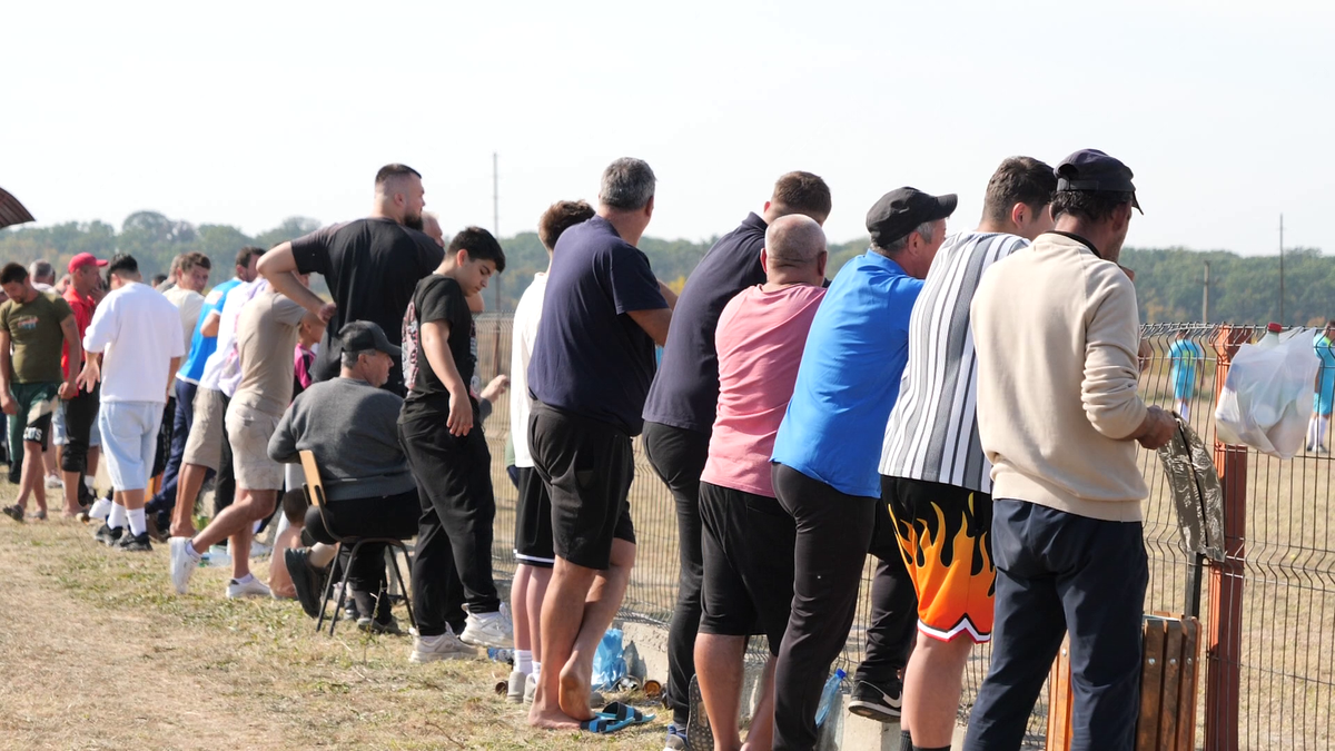 Cum arată derby-ul din Liga a 6-a din comuna care a dat un campion cu Steaua: „Nu facem grătar, că n-avem cărbuni!”