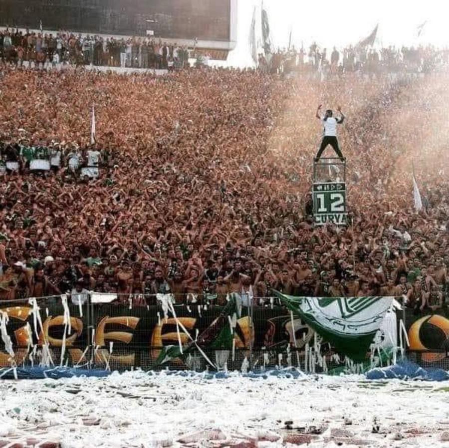 Raja Casablanca, unde ar putea ajunge Amin Ziblim, are una dintre cele mai spectaculoase galerii din lume Ofertă de 400.000 euro pentru puștiul aruncat în luptă de Șumudică » CFR Cluj nu dă un pas înapoi în negocieri