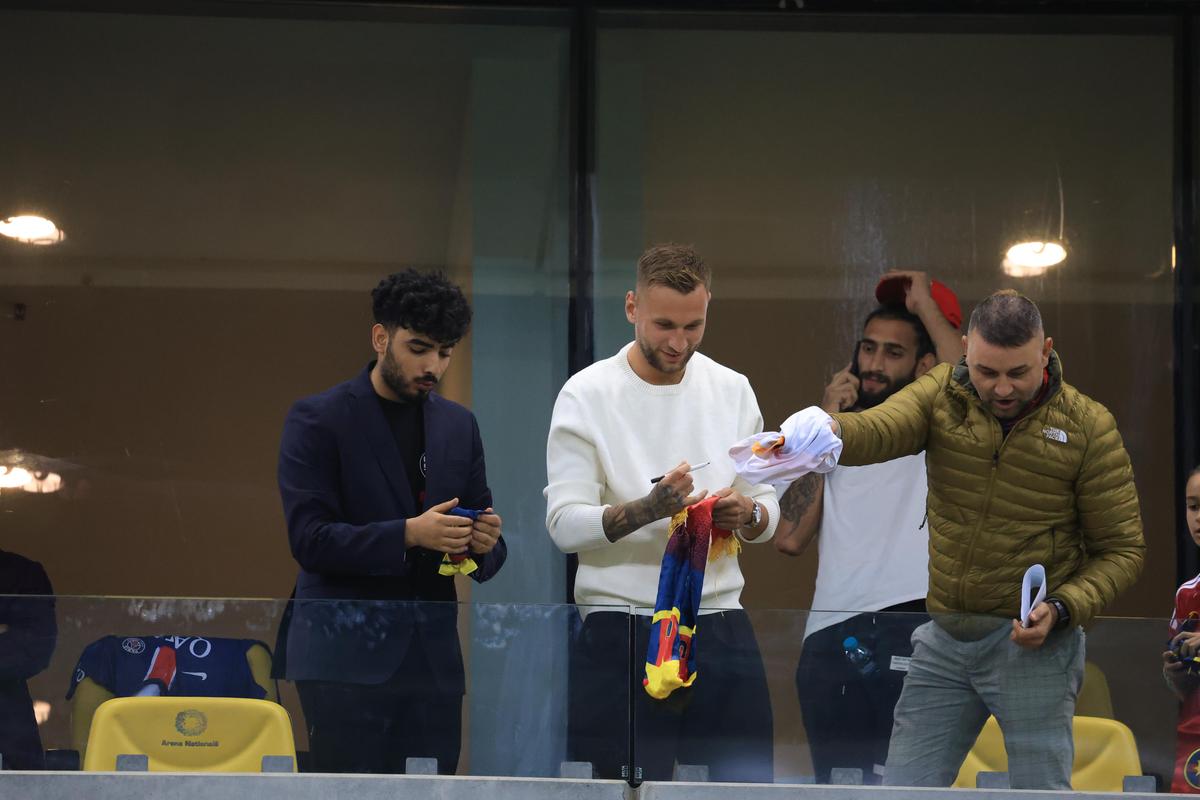Imagini la finalul meciului FCSB - Oțelul, cu Gigi Becali și MM Stoica în prim-plan