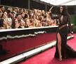 FOTO Adelina Pestrițu, selfie de peste 100.000 de like-uri cu Kim Kardashian » Românca a fost premiată la People's Choice Awards