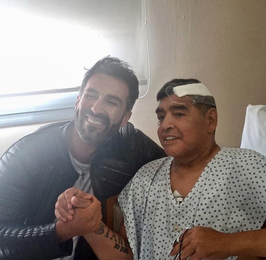 FOTO: Federico Bueno FOTO Diego Maradona a fost externat » Prima imagine cu „El Pibe d`Oro”, după operația pe creier