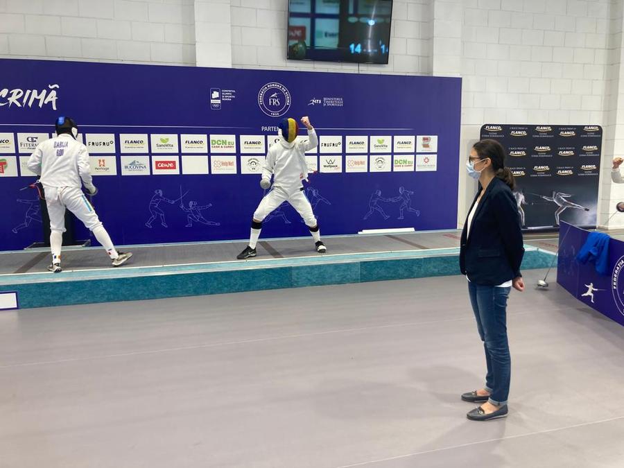 Roxana Scarlat Bârlădeanu în sala de scrimă Roxana Scarlat Bârlădeanu, vicecampioană olimpică în 1996, despre trecutul și prezentul său: „Victoriile în echipă sunt cele mai frumoase”