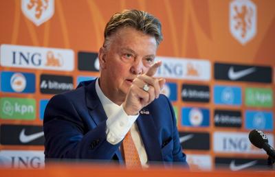 Momentul inedit trăit de Van Gaal cu jucătorii Olandei: „Pe unii i-am surprins dezbrăcați” + lotul pentru Campionatul Mondial