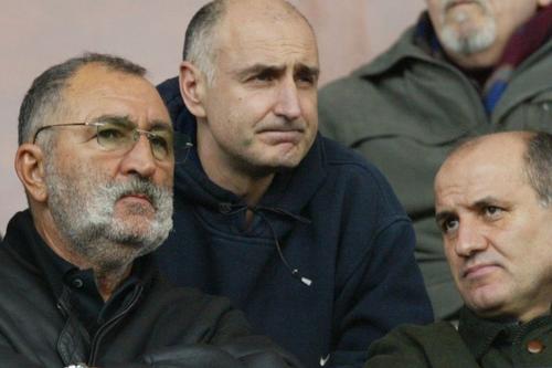 Ion Țiriac și George Copos, în urmă cu aproape 20 de ani. În spatele lor, Bogdan Enoiu / Sursă foto: Arhivă Gazeta Sporturilor