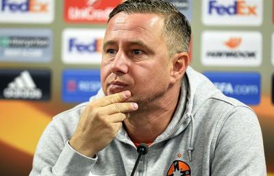Azerii anunță: „Reghecampf vrea să revină la Steaua, i-a dat mesaj lui Becali”