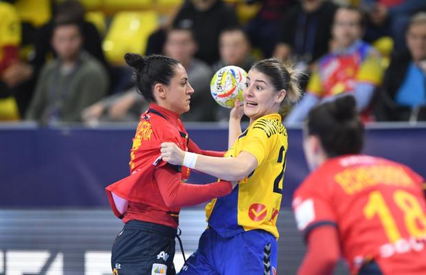 Ce nu s-a văzut la TV în meciul România - Spania de la Campionatul European de handbal » „Vulcanul” Pera, refuzul lui Neagu + Ce melodie ne-au atribuit organizatorii