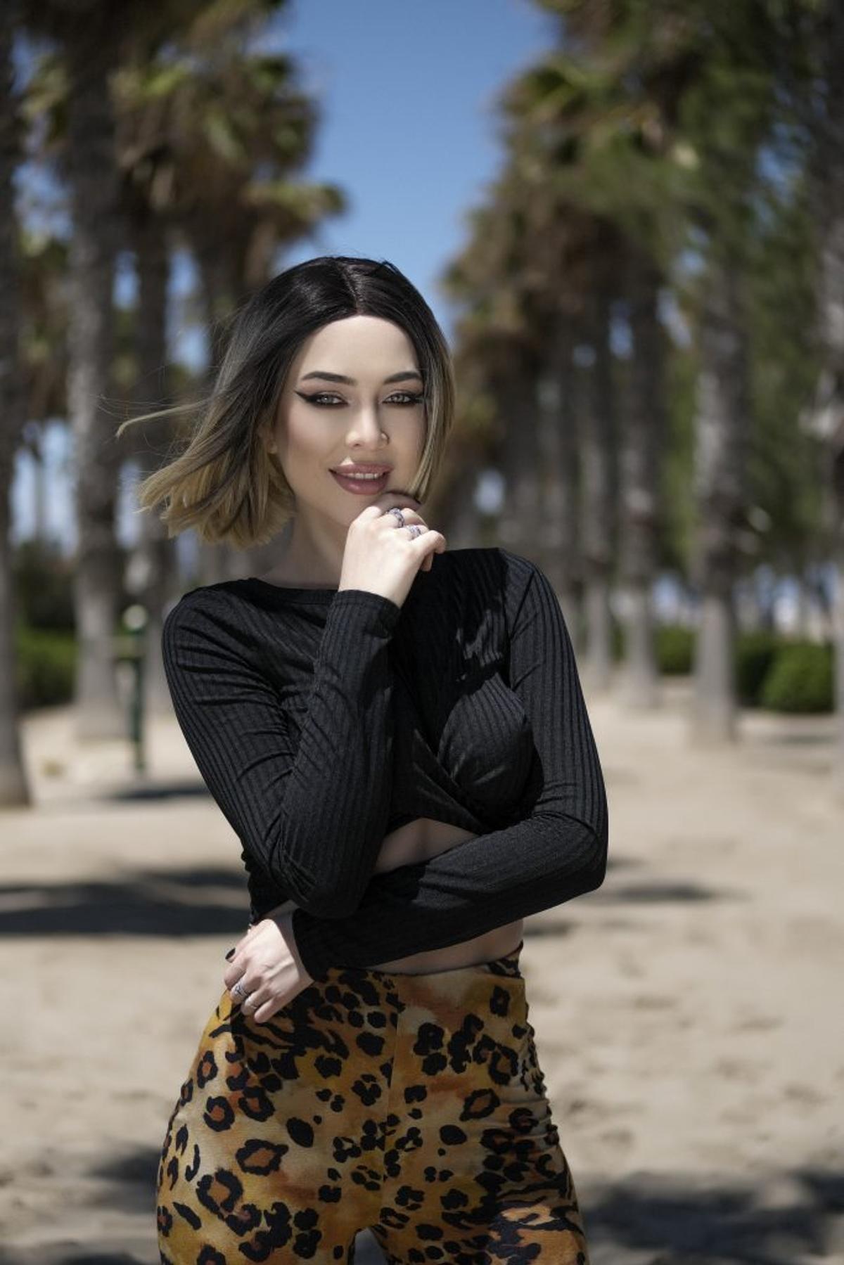 Ronna Riva e cel mai HOT fan al Rapidului! „Incendiază” Giuleștiul la fiecare meci al favoriților