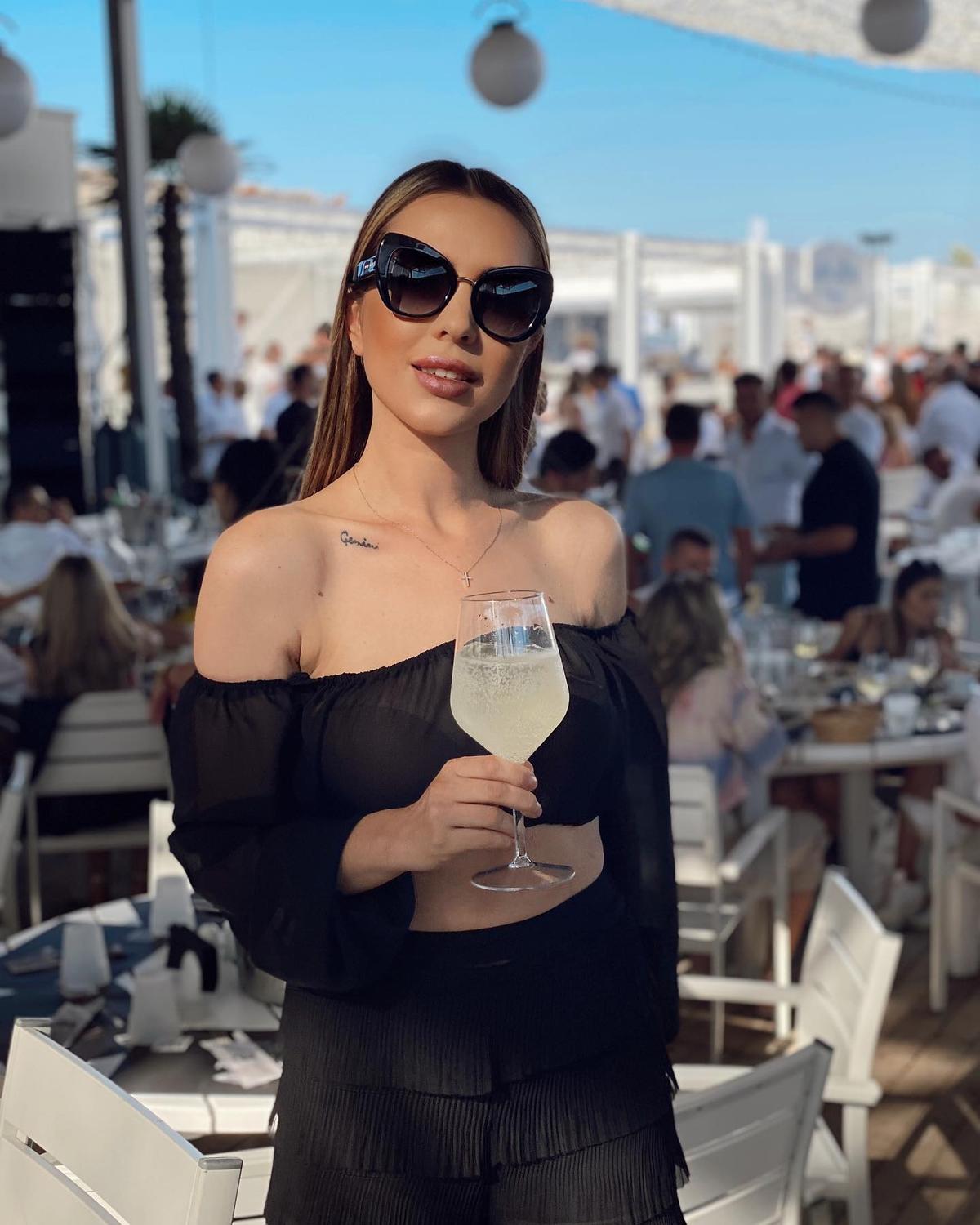 Ronna Riva - artista care s-a îndrăgostit de Rapid