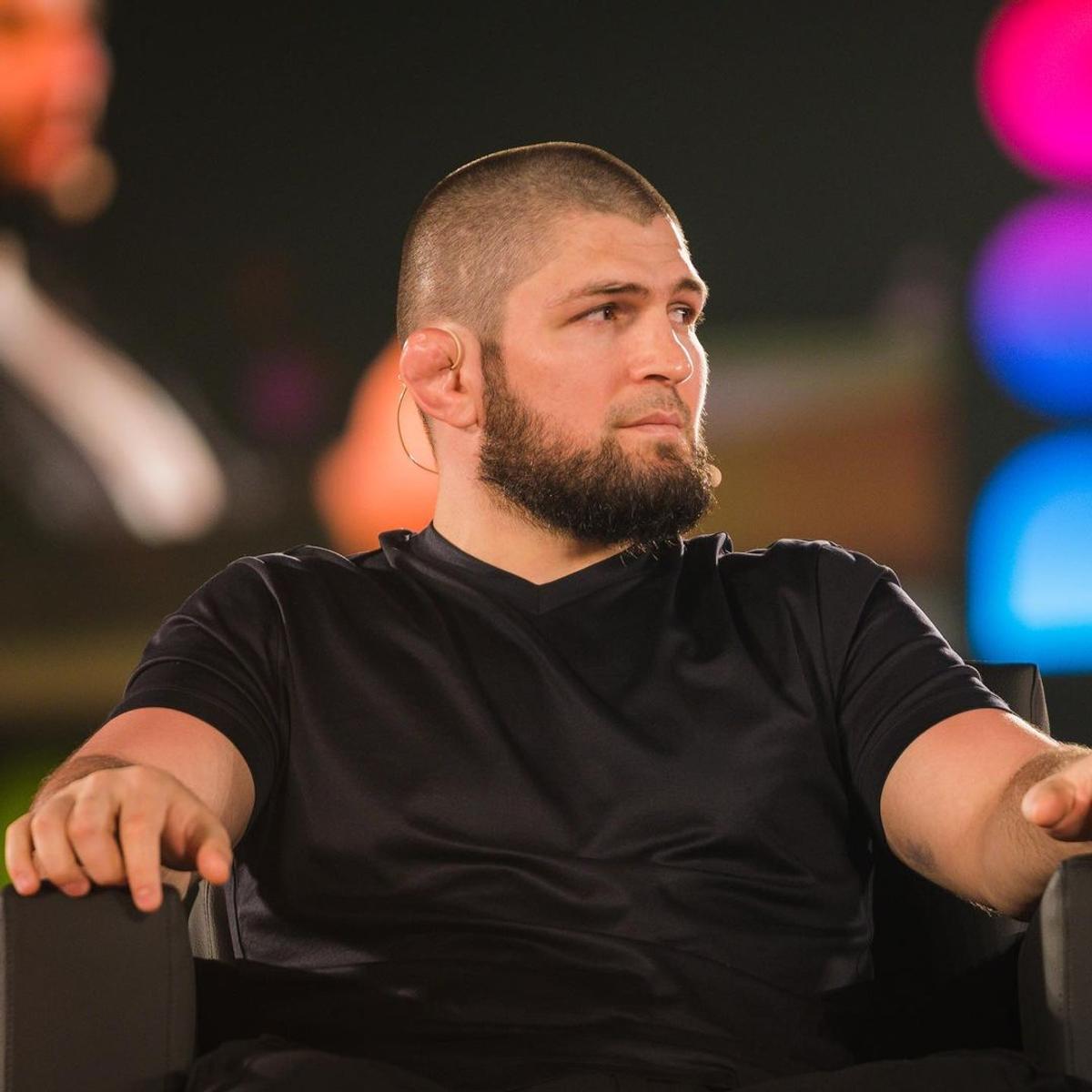 Variantă-surpriză: supercampionul rus Khabib Nurmagomedov ar putea debuta în fotbal!