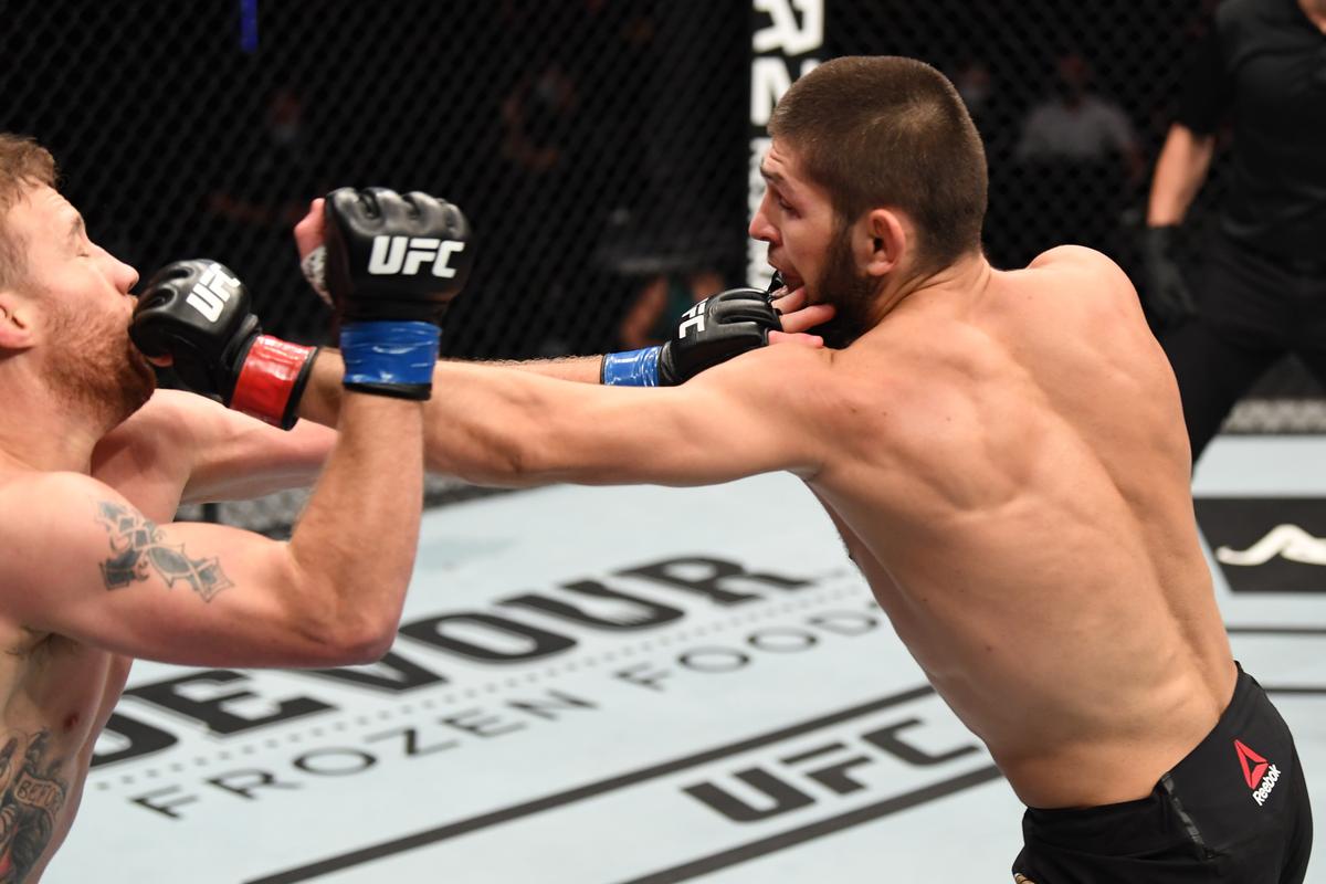 Variantă-surpriză: supercampionul rus Khabib Nurmagomedov ar putea debuta în fotbal!