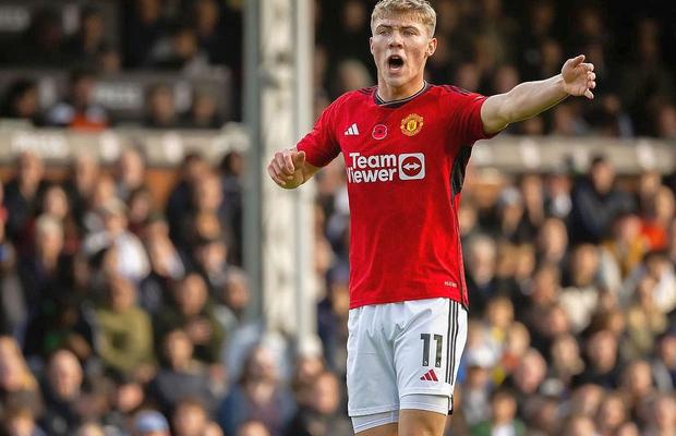 Rasmus Hojlund, atacantul lui Manchester United, dezvăluie că îl are model pe Cristiano Ronaldo: „Mereu a fost idolul meu și îl consider cel mai bun din lume”