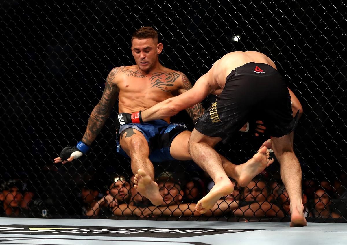 Variantă-surpriză: supercampionul rus Khabib Nurmagomedov ar putea debuta în fotbal!