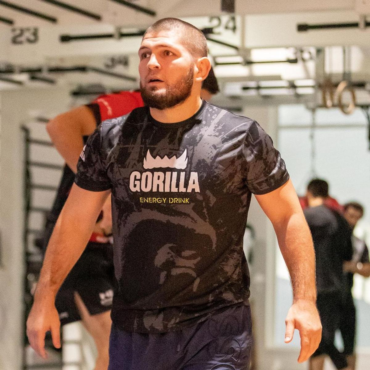 Variantă-surpriză: supercampionul rus Khabib Nurmagomedov ar putea debuta în fotbal!