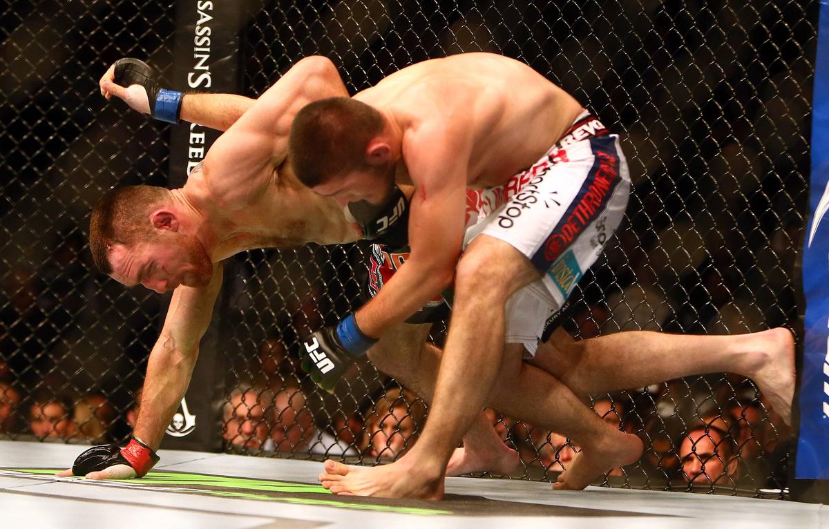 Variantă-surpriză: supercampionul rus Khabib Nurmagomedov ar putea debuta în fotbal!