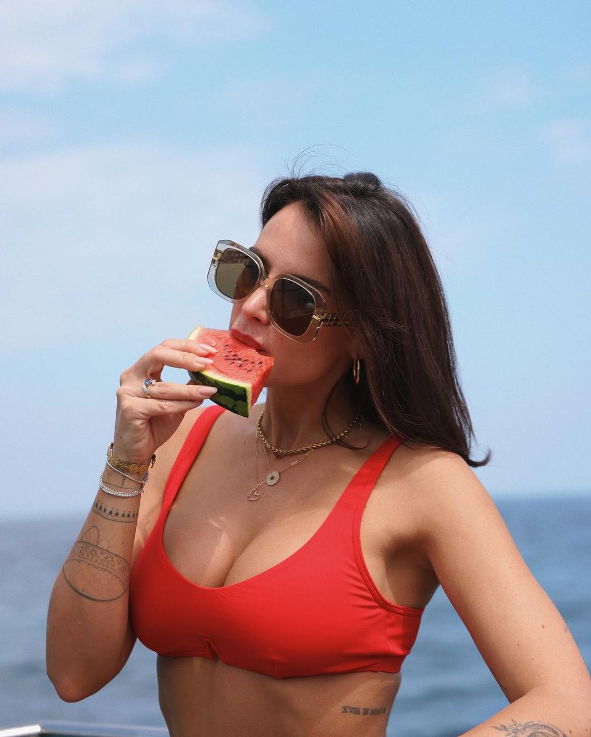 Postarea în bikini a fiicei legendei din Premier League l-a facut pe soț „să moară pe loc”: „Opriți totul!”