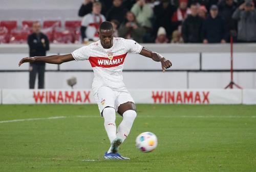 Serhou Guirassy înscrie din penalty golul victoriei Stuttgartului cu Dortmund