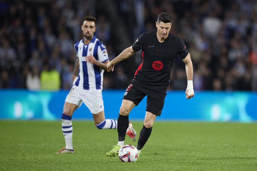 Robert Lewandowski, jucând pentru Barcelona // foto: Imago Images Robert Lewandowski s-a accidentat » Cât timp va lipsi atacantul Barcelonei