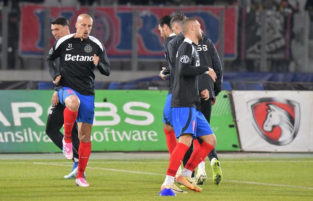 Îngrijorare la FCSB pentru situația lui Vlad Chiricheș! Ce accidentare a suferit fundașul la încălzire înaintea partidei cu U Cluj + Detalii despre leziunile lui Tavi Popescu și Băluță