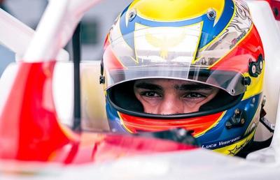„Dacă ți-e frică, n-ai șanse!” » Povestea puștiului din România care „aleargă” cu 250 km/h la Imola sau Barcelona, cu speranța de Formula 1