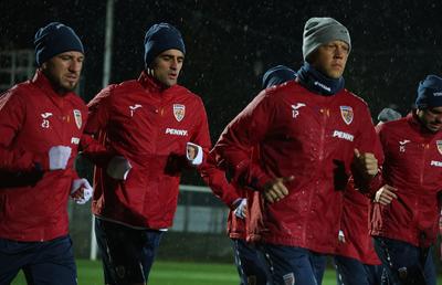 Mircea Lucescu a sunat adunarea la naționala României! Imagini din ploaie de la primul antrenament al tricolorilor