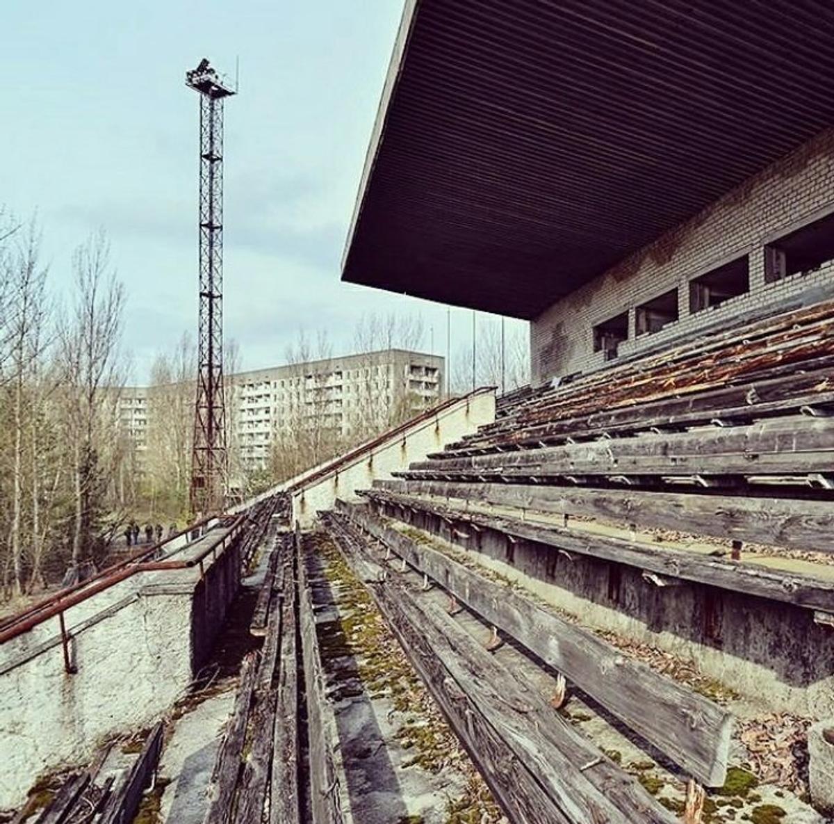 Fotografii s-au încumetat și în 2025 » Ce au surprins la stadionul-fantomă din Pripyat, la 39 de ani de la dezastrul nuclear de la Cernobîl