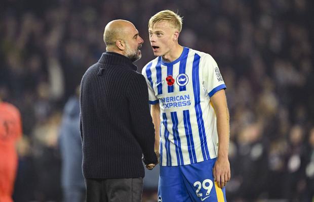 S-a aflat acum! Un cititor pe buze a redat întreaga discuție dintre Pep Guardiola și jucătorul lui Brighton după rezultatul-șoc din Premier League: „Plângi?”
