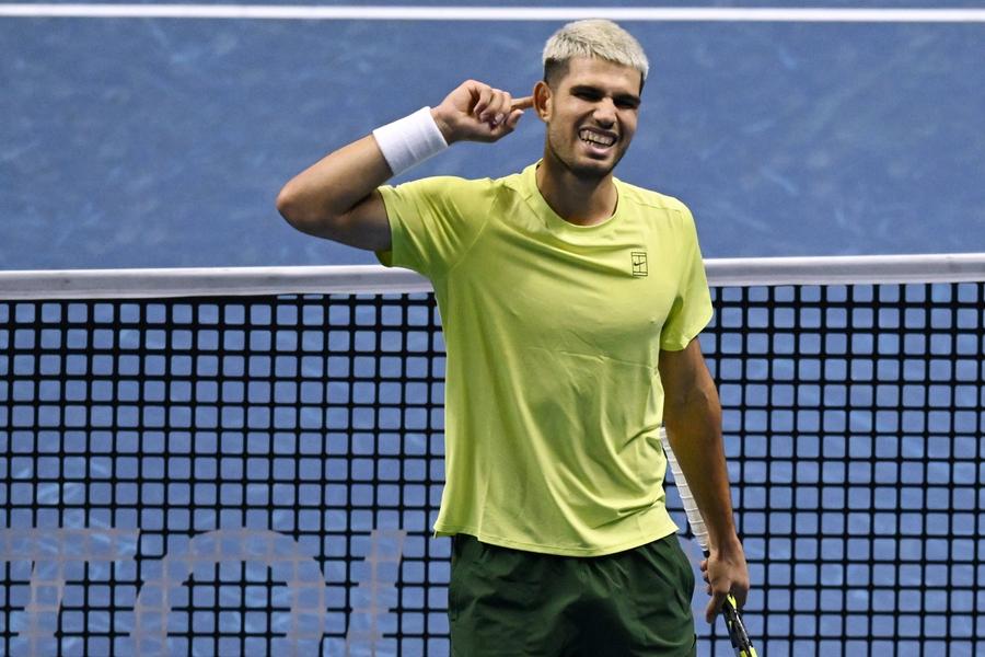 Carlos Alcaraz și un gest caracteristic FOTO Imago Images Carlos Alcaraz nu mai e blond și se bucură de vacanță în Miami + o întâlnire între campioni