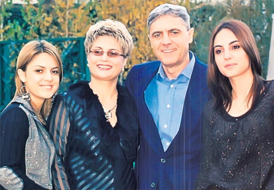 Sorin Cârțu, în familie Sorin Cârțu la 70 de ani: „Richard Gere ar putea juca rolul vieții mele” » Trei zile de sărbătoare, unde ar întoarce timpul înapoi și care e melodia vieții