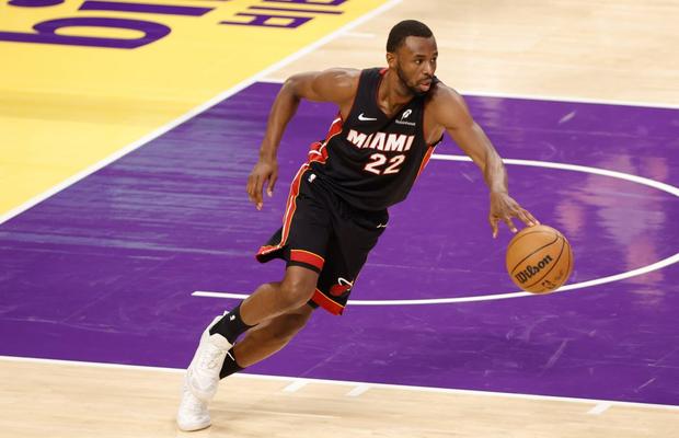 Show total în NBA: 2 victorii obținute în ultima secundă, 8 meciuri echilibrate și performanțe individuale excepționale!