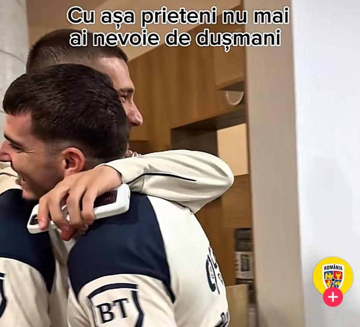 A râs de față cu toată lumea de Bîrligea: „Uite-l pe Daniel, e Statuia Libertății” / „Ce panaramă ești” » Clipul a fost șters, dar avem imaginile