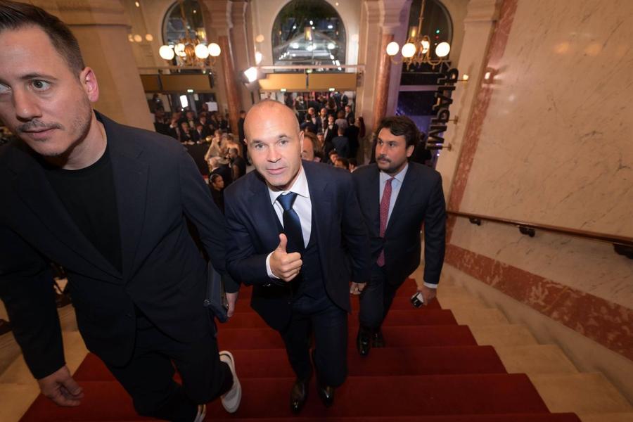 Andres Iniesta (aici la Gala pentru Balonul de Aur 2025) a avut 131 de goluri și 13 meciuri la naționala Spaniei / Foto: Imago Andres Iniesta este anchetat pentru fraudă agravată! » Afacerea care i-a folosit imaginea a intrat în faliment