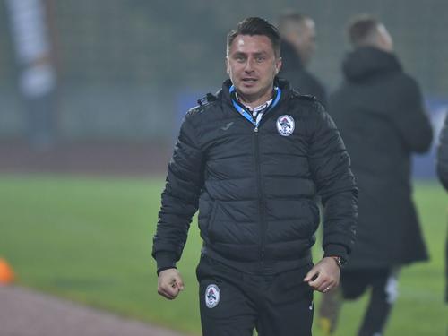 Un antrenor important din Liga 1, despre tinerii jucători români: „Mă rugam de ei să se pregătească”