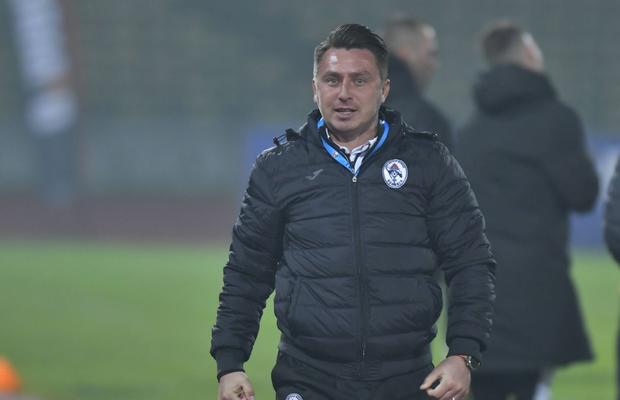 Poenaru, dezamăgit de tinerii jucători din Liga 1: „Am cunoscut doar 3 care au vrut să muncească în plus! Acum sunt la FCSB, ceilalți pe telefoane”
