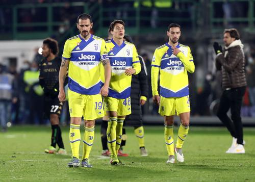 Granzii Juventus și AC Milan s-au încurcat sâmbătă, în runda cu numărul 17 din Serie A.