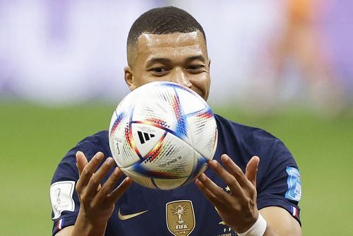 „Al Rihla”, precedenta minge a Mondialului // foto: Imago Images