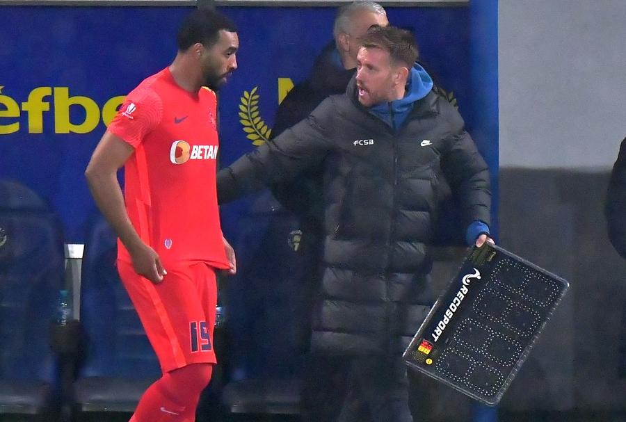 Mihai Pintilii, în Chindia - FCSB / Foto: Cristi Preda FCSB, fără 3 titulari cu CFR Cluj?! Vești îngrijorătoare oferite de Pintilii: „El e mai grav. Așteptăm răspunsuri de la medici”