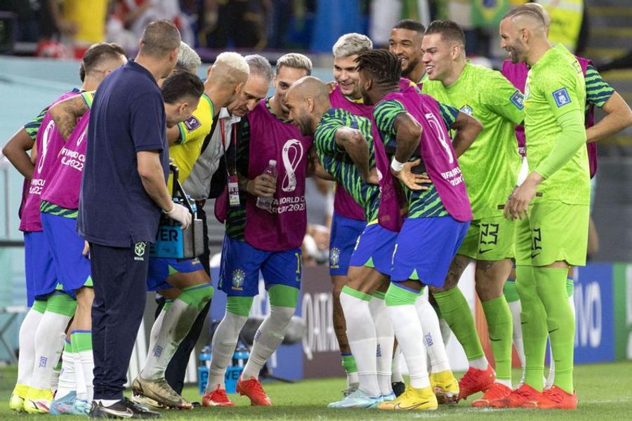 E bine că au plecat acasă echipele care n-au fost preocupate doar de fotbal